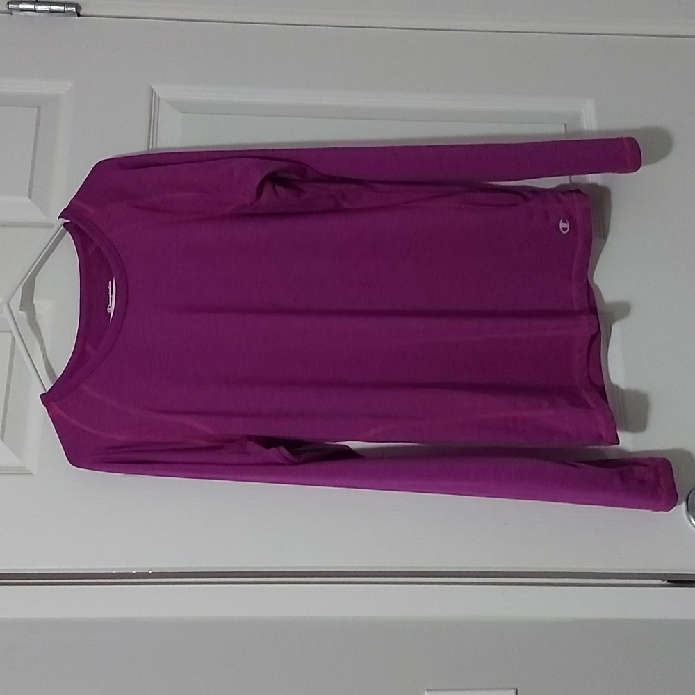 Champion women's work out top with long sleeves with thumh holes